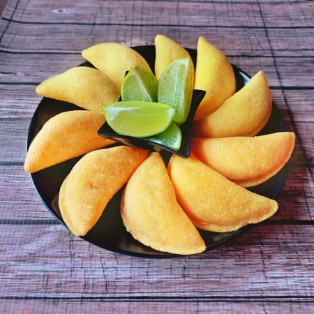 Empanada Grande de Pollo– Paquete de 20 Unidades